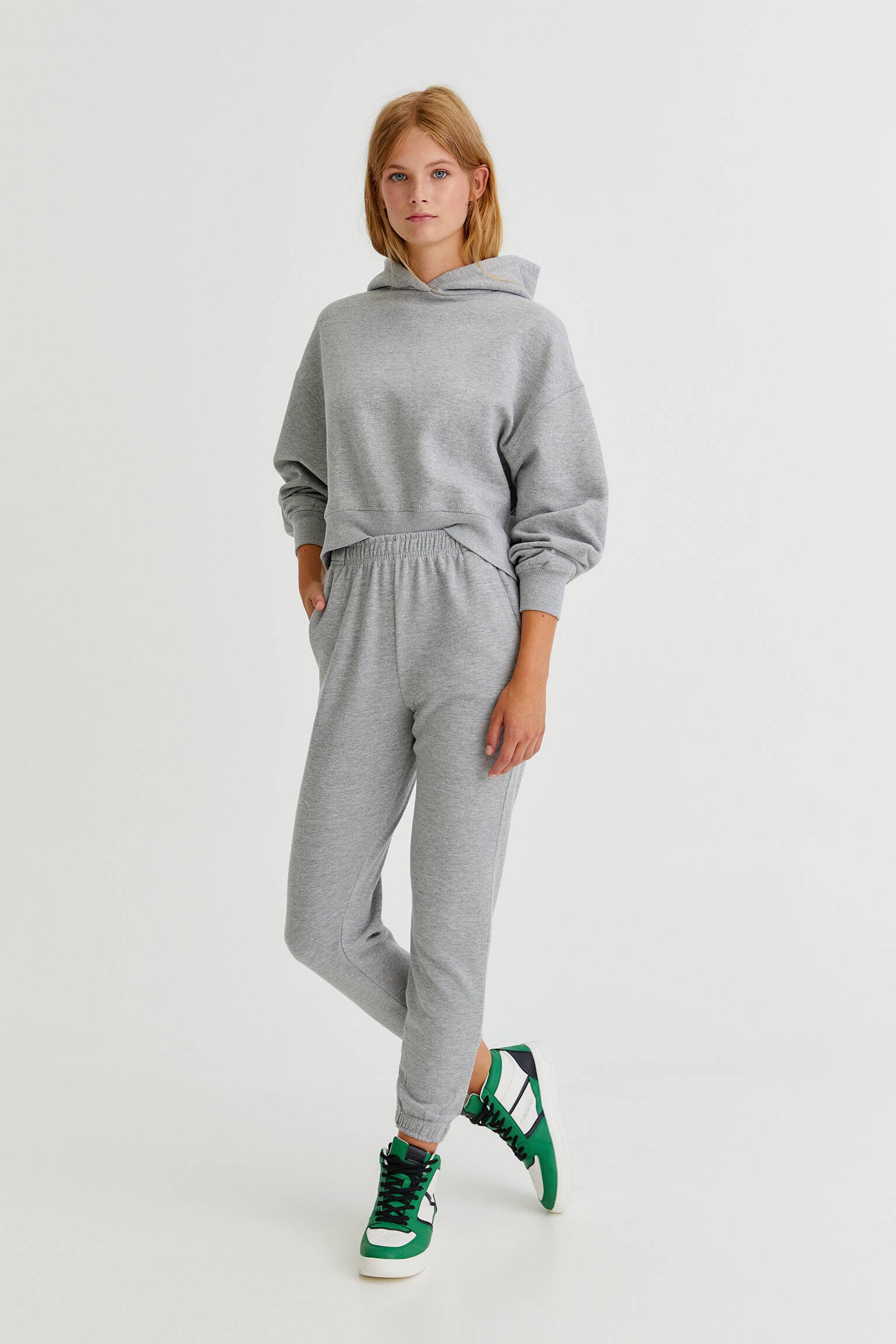 Women's clothing - Image 3